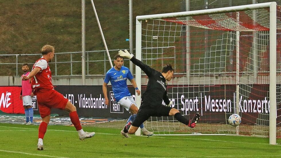 Theo Gunnar Martens erhöht auf 2:0. Theo Gunnar Martens erhöht auf 2:0.