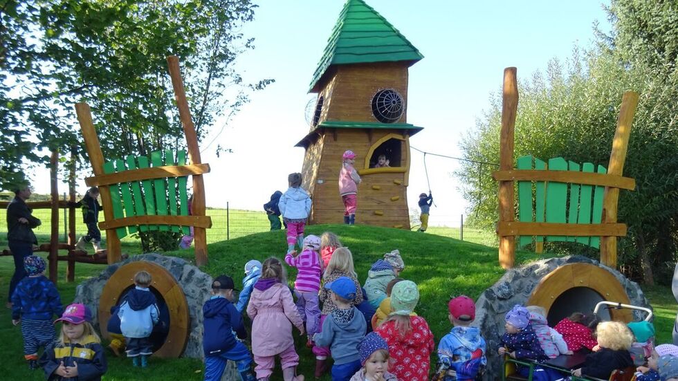 Auf den Spielplatz, fertig, los!