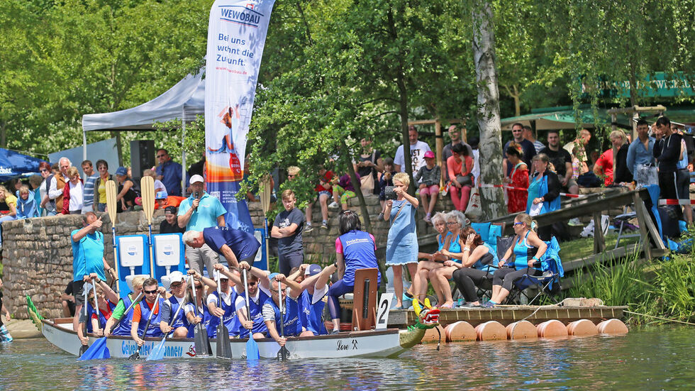 Das Drachenbootrennen auf dem Zwickauer Schwanenteich ist mittlerweile zum beliebten Familienevent geworden.