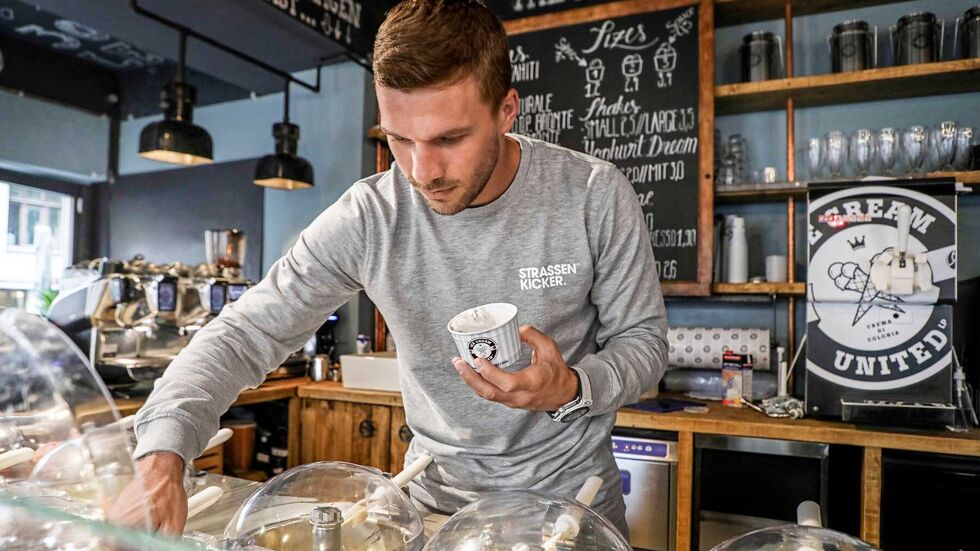 Eis, Eis, Poldis Eis. Der Fußball-Weltmeister kommt am Sonntag nach Chemnitz, gibt uns die Kugeln.