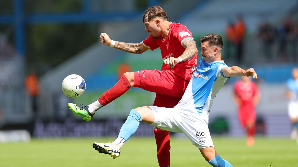 Sandro Sengersdorf erkämpft sich den Ball.