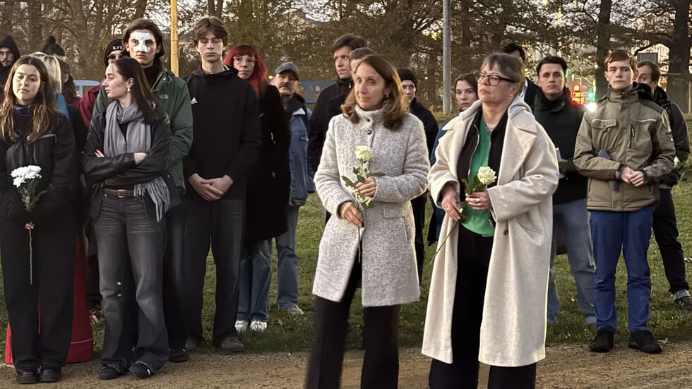 Bundestagsvizepräsidentin Aydan Özoğuz (Mitte) nahm an der Veranstaltung teil. Bundestagsvizepräsidentin Aydan Özoğuz (Mitte) nahm an der Veranstaltung teil.