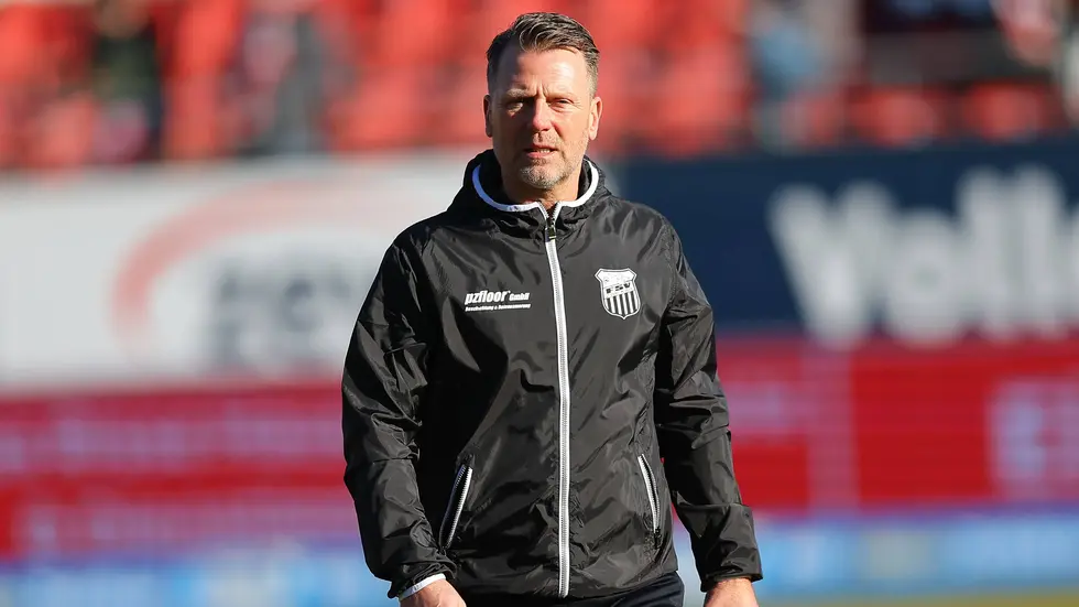 Rico Schmitt trainiert den FSV Zwickau seit Sommer 2023.