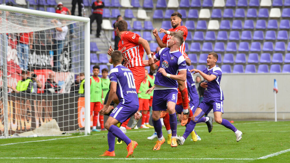 Das Hinspiel in Aue endete mit einem 0:1 für Zwickau.