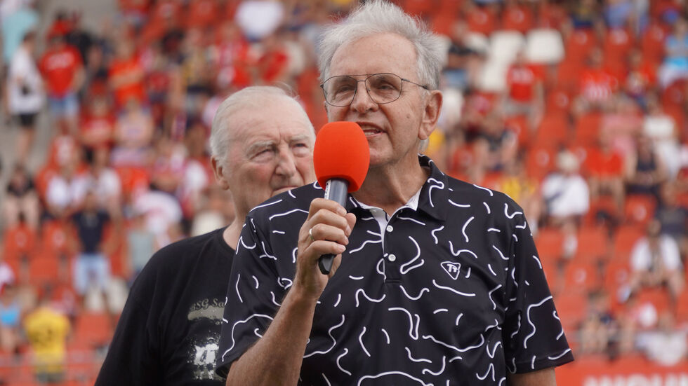 Natürlich wurde auch Jürgen Croy (78) geehrt. Die Torwartlegende richtete ein paar Worte an die Zuschauer.