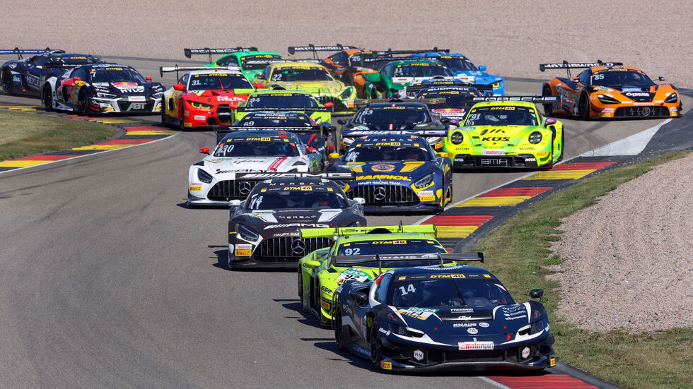 Namen, die die Augen der Auto-Fans zum Leuchten bringen: In der DTM-Saison 2025 gehen insgesamt neun Hersteller an den Start: Aston Martin, Audi, BMW, Ferrari, Ford, Lamborghini, McLaren, Mercedes-AMG und Porsche.