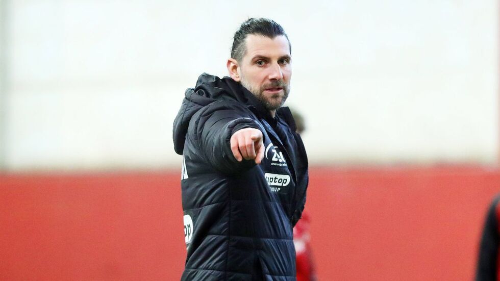 Robin Lenk "Lenker" ist krisenerprobt. Beim FC Erzgebirge Aue musste er dreimal bei Trainerrauswürfen einspringen.