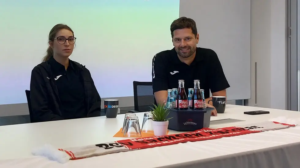 Rita Lakatos und Norman Rentsch bei der Pressekonferenz unter der Woche.