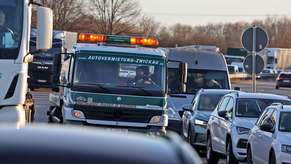 Der Abschleppwagen kam nicht durch.