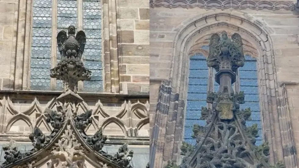 Der Phönix wacht über das Südtor (links im Bild). Auf dem Portal an der Nordseite des Doms sitzt ein Pelikan (rechts). 