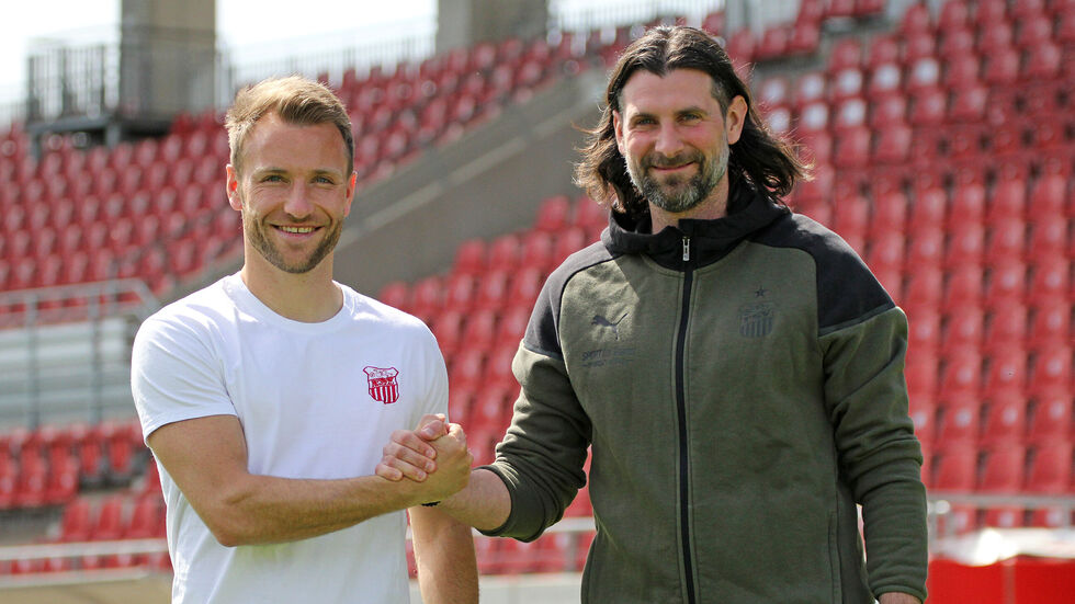 Mike Könnecke (li.) und Robin Lenk in der GGZ-Arena
