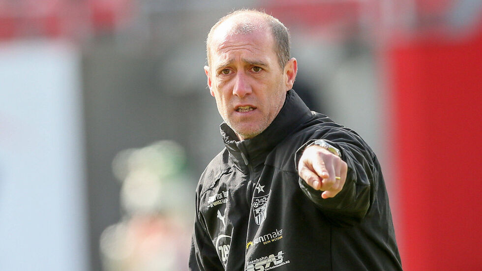 Joe Enochs verlangt seinen Jungs im letzten Spiel des Jahres nochmal alles ab. 