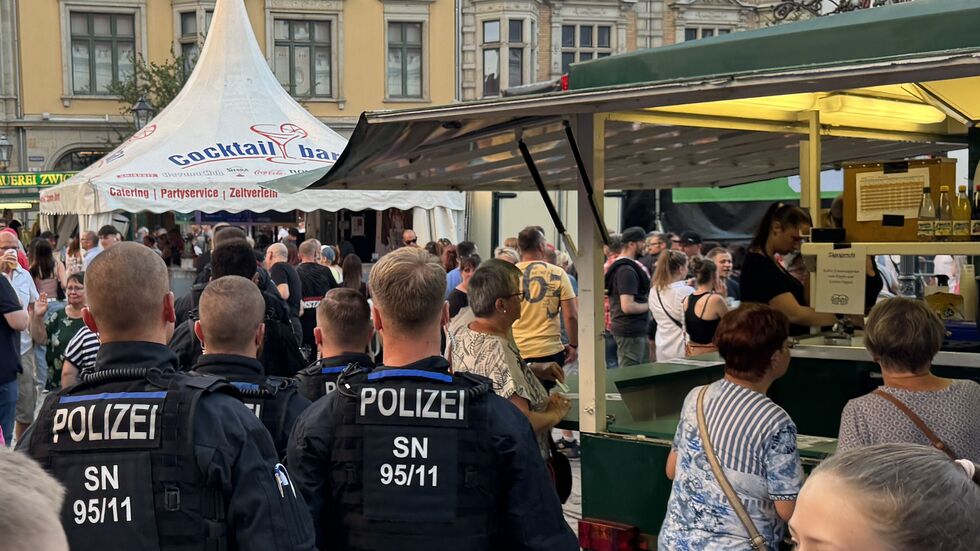 Die Polizei ermittelt u.a. auch wegen Verstößen gegen das Waffengesetzt.