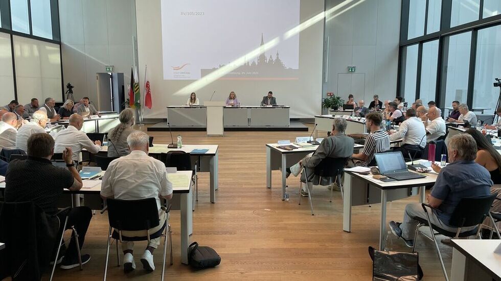 Stadtrat beim Thema Jugendbeirat, als die Öffentlichkeit zugelassen war. Stadtrat beim Thema Jugendbeirat, als die Öffentlichkeit zugelassen war.