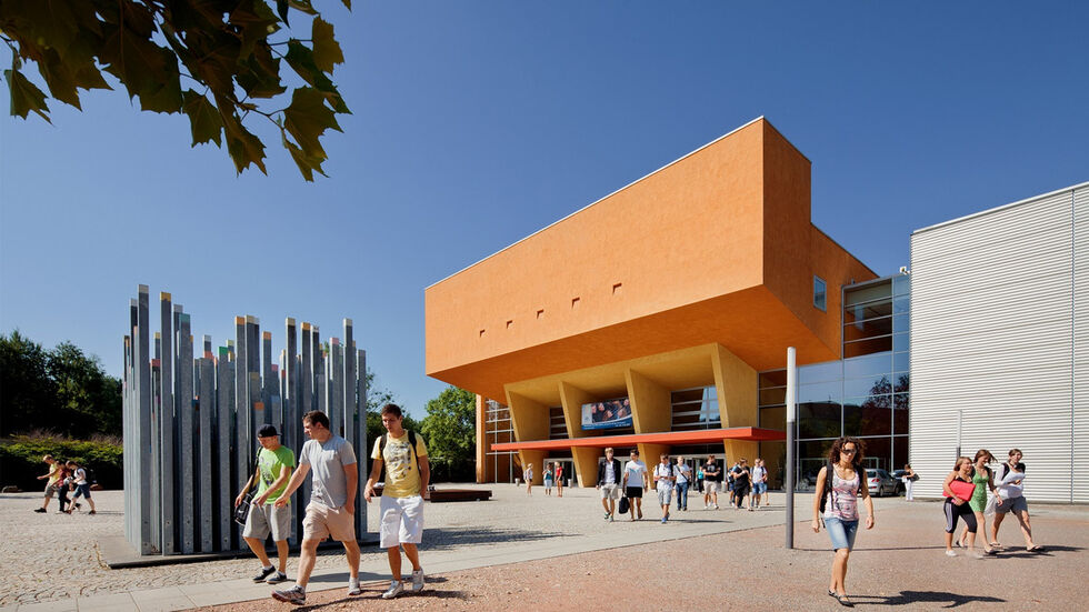Tu-Hörsaal an der Reichenhainer Straße Tu-Hörsaal an der Reichenhainer Straße