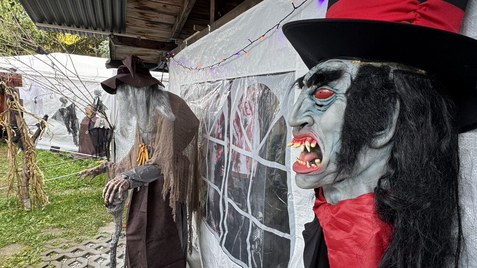 Viele der Figuren sind selbst gemacht. Viele der Figuren sind selbst gemacht.