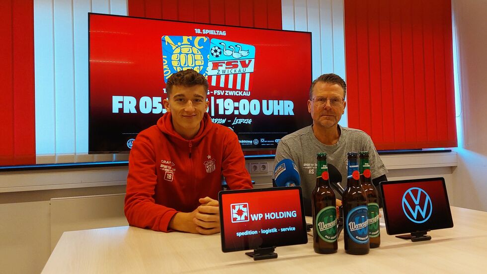 Lukas Eixler (links im Bild) ist aktuell der Mann der Stunde beim FSV. In den 17 Ligaspielen der bisherigen Saison gelangen ihm sechs Tore und sechs Vorlagen.