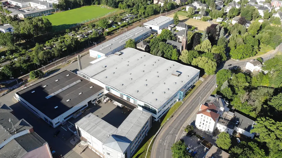 Beim Textilmaschinenbauer an der Zwickauer Straße sind 140 Mitarbeiter beschäftigt. Beim Textilmaschinenbauer an der Zwickauer Straße sind 140 Mitarbeiter beschäftigt.