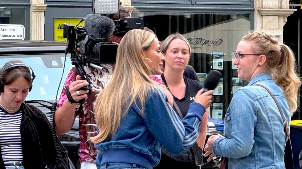 Sophia Thomalla beim Dreh auf dem Zwickauer Hauptmarkt Sophia Thomalla beim Dreh auf dem Zwickauer Hauptmarkt