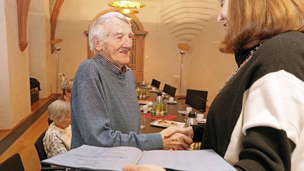 Im Januar 2023 wurde Glaubitz die Martin-Römer-Ehrenmedaille der Stadt Zwickau verliehen. Im Januar 2023 wurde Glaubitz die Martin-Römer-Ehrenmedaille der Stadt Zwickau verliehen.