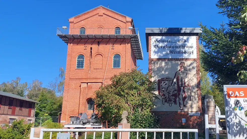 Im Turm befindet sich heute ein Museum mit begehbarem Wetterschacht. Im Turm befindet sich heute ein Museum mit begehbarem Wetterschacht.