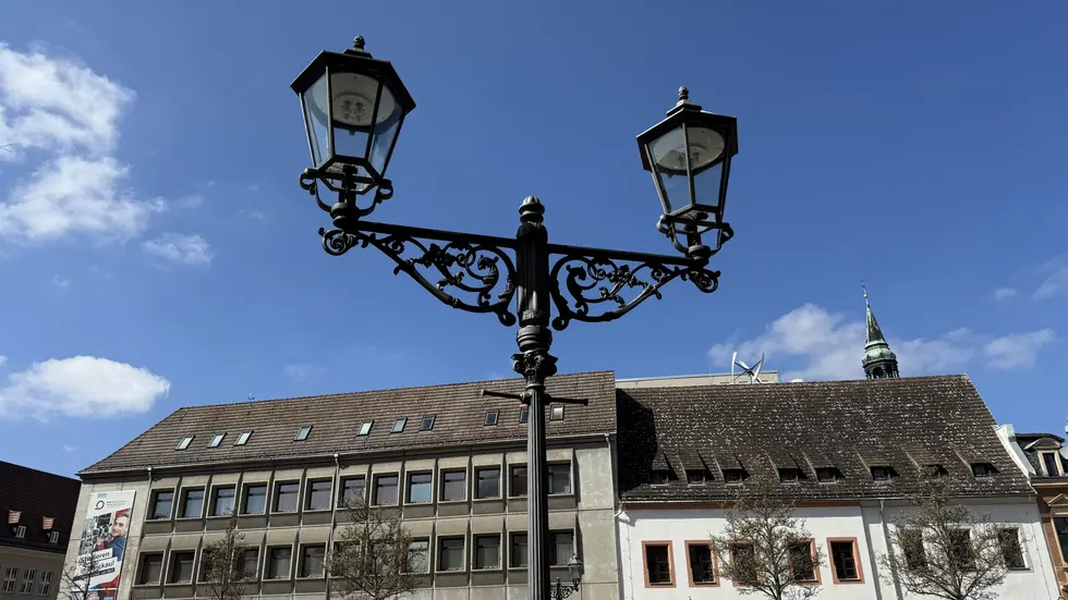 Straßenlaterne mit LED-Leuchten auf dem Kornmarkt 