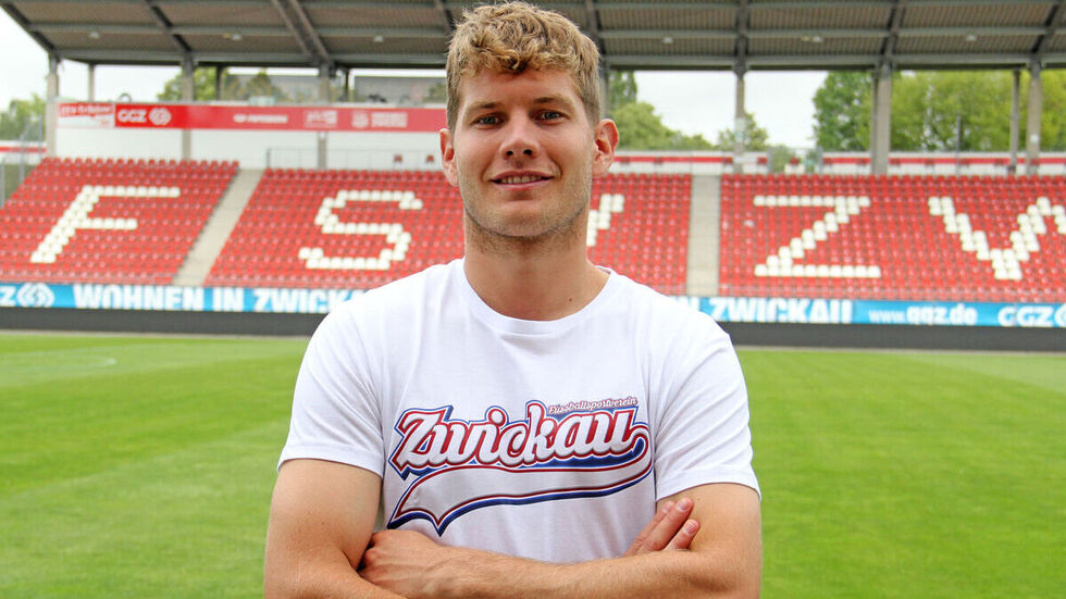 Jahn Herrmann spielte zuletzt in Österreich. Jahn Herrmann spielte zuletzt in Österreich.