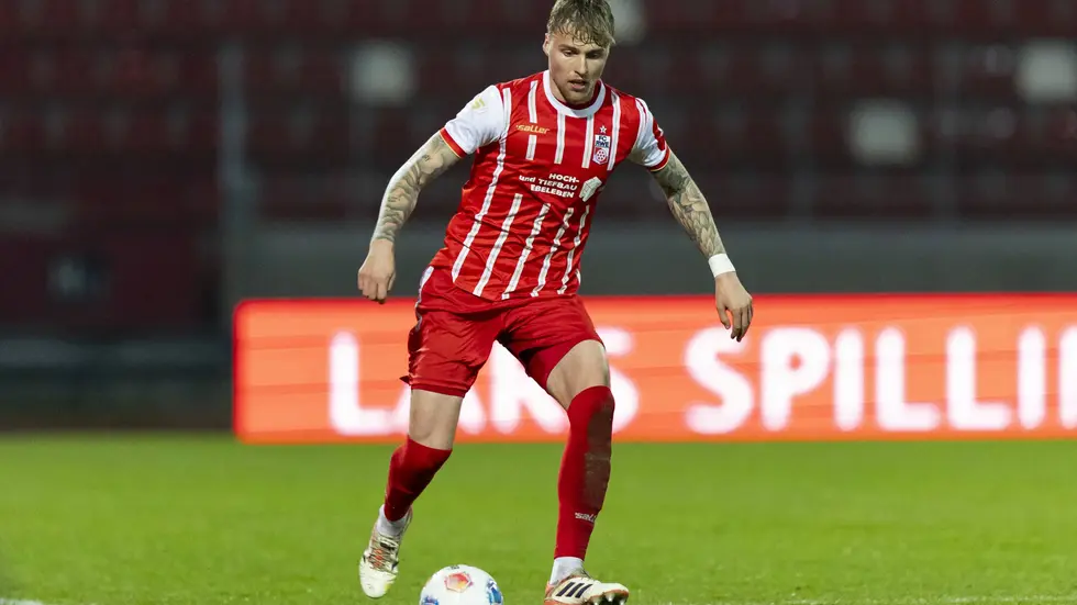 Ben-Luca am Ball Ben-Luca am Ball