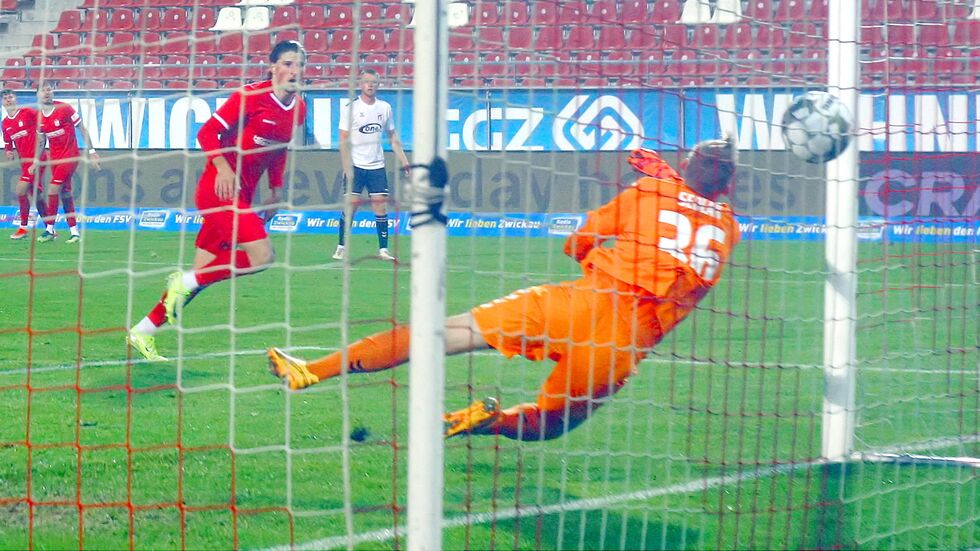 Der Siegtreffer von Veron Dobruna