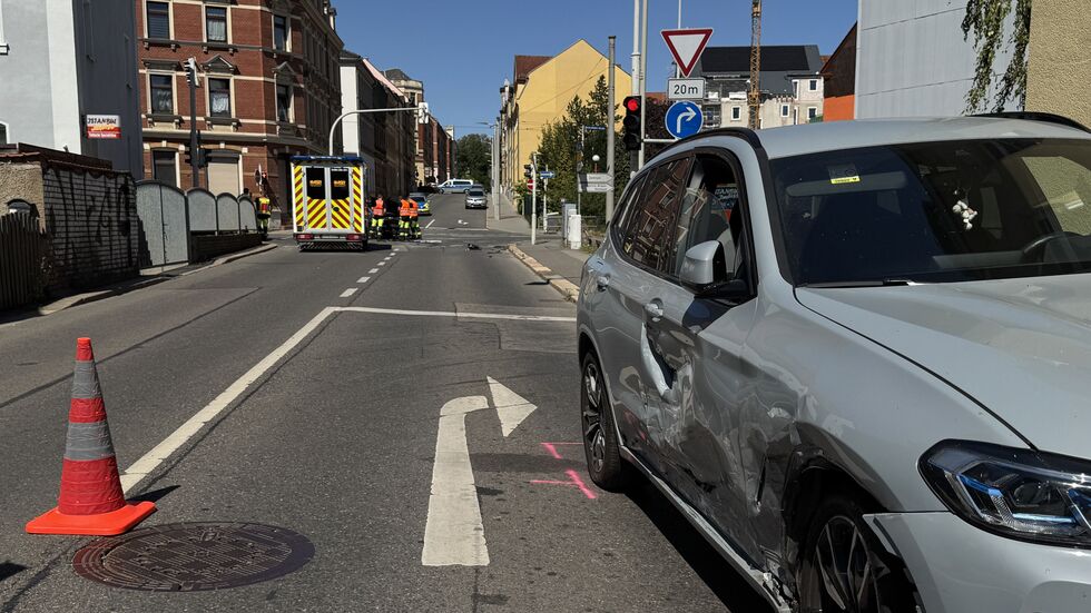 Der BMW nach dem Unfall.