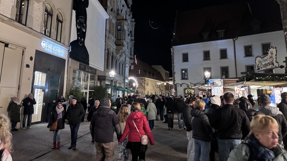 Viele besuchten auch die Zwickau Arcaden, um danach zum Weihnachtsmarkt zu gehen. Viele besuchten auch die Zwickau Arcaden, um danach zum Weihnachtsmarkt zu gehen.