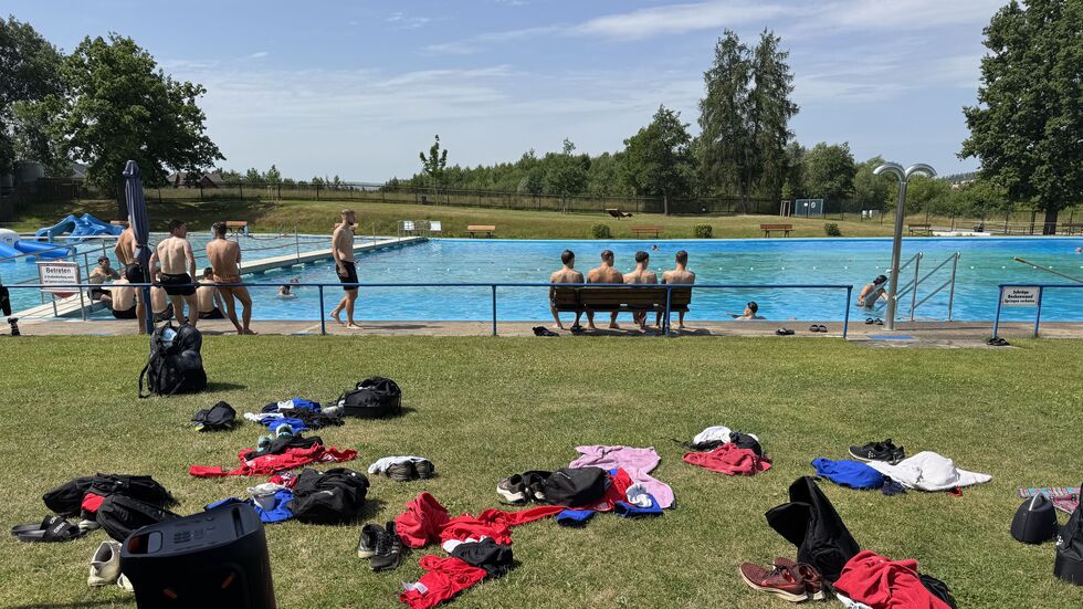 Einmal mit den FSV-Spielern planschen... das wäre am Donnerstagvormittag theoretisch möglich gewesen.