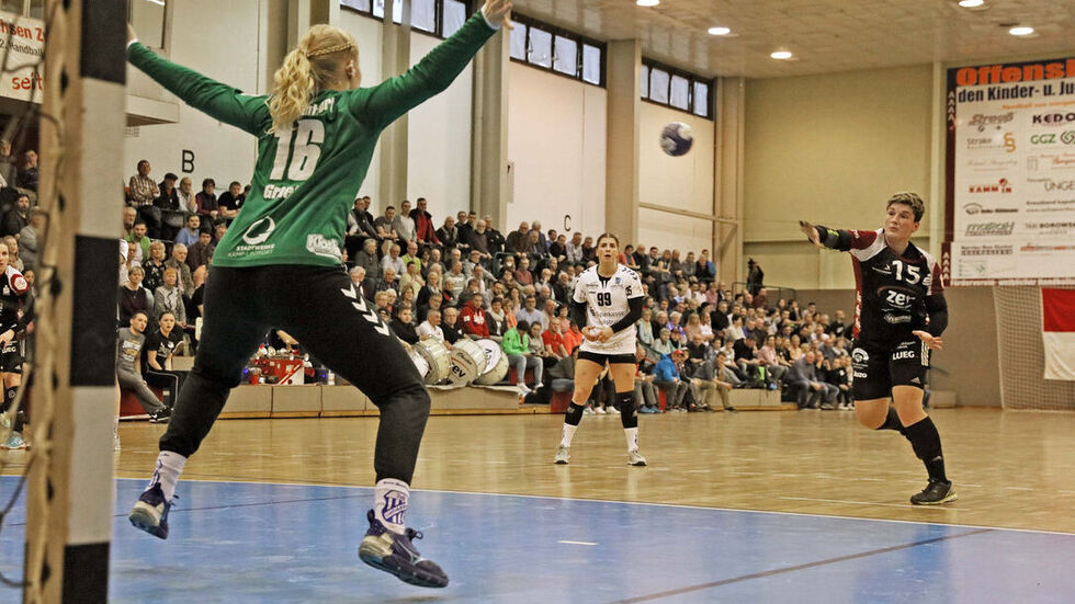 Ein Fragezeichen steht noch hinter dem Einsatz von Torjägerin Nadja Bolze, die zuletzt Rückenprobleme hatte. © Ralph Köhler/propicture Ein Fragezeichen steht noch hinter dem Einsatz von Torjägerin Nadja Bolze, die zuletzt Rückenprobleme hatte. © Ralph Köhler/propicture