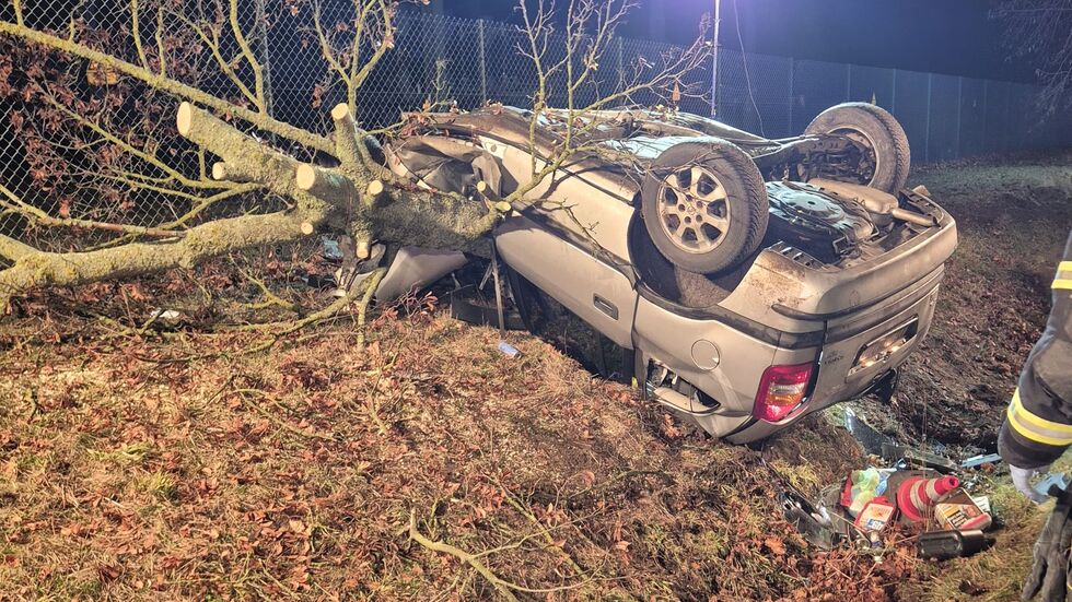 Für den 22-jährigen Fahrer kam jede Hilfe zu spät. Für den 22-jährigen Fahrer kam jede Hilfe zu spät.