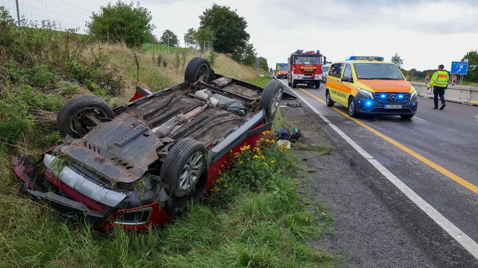 16:30 Uhr war der Unfall passiert, gegen 18 Uhr konnten alle Fahrbahnen wieder freigegeben werden. 16:30 Uhr war der Unfall passiert, gegen 18 Uhr konnten alle Fahrbahnen wieder freigegeben werden.