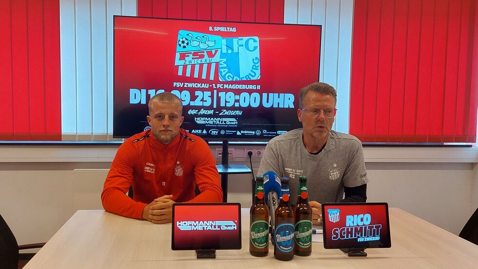 Theo Martens (links im Bild) und sein Coach wollen eine Reaktion zeigen nach der Auswärtspleite gegen Altglienicke.