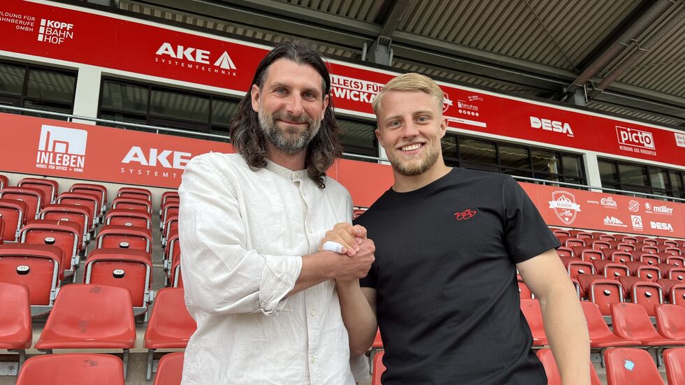 Theo Martens (rechts im Bild) und Sportdirektor Robin Lenk