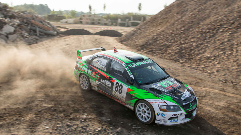 Die Wertungsprüfung in der Normkiesgrube bei Zwickau-Auerbach wird passenderweise auch "Staub"-Wertungsprüfung genannt. © MC Zwickau Die Wertungsprüfung in der Normkiesgrube bei Zwickau-Auerbach wird passenderweise auch "Staub"-Wertungsprüfung genannt. © MC Zwickau