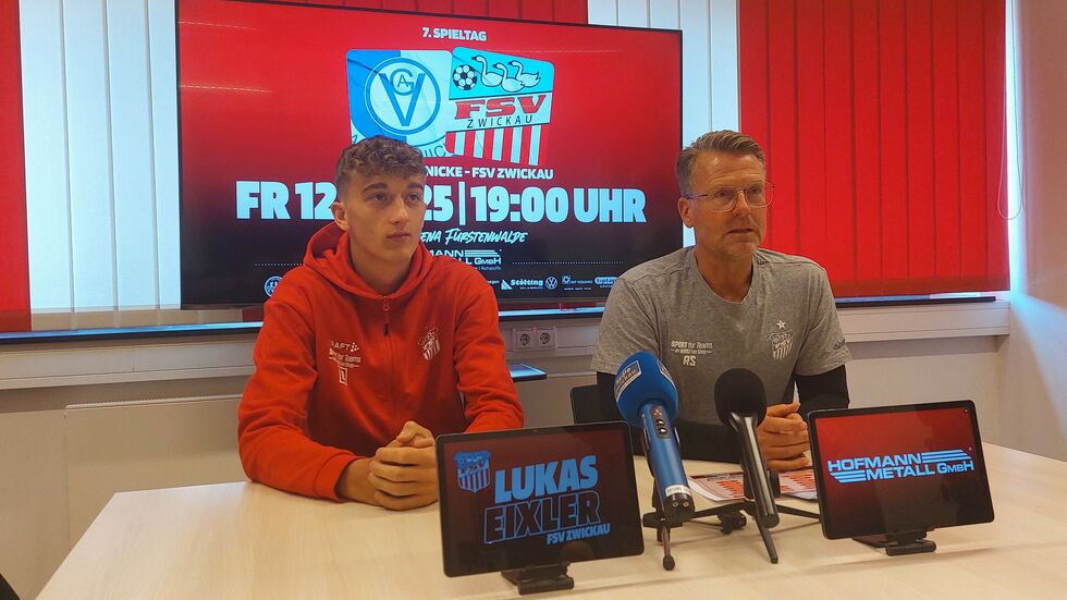 Lukas Eixler (links im Bild) kam in der vergangenen Saison auf elf Torbeteiligungen für den FSV in der Liga.