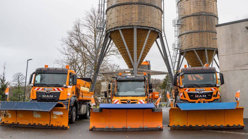 Die Winterdienstfahrzeuge sind gerüstet, die Salzsilos sind voll. Die Winterdienstfahrzeuge sind gerüstet, die Salzsilos sind voll.
