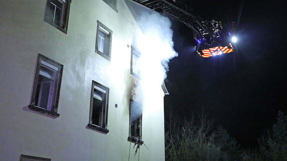 Die Brandwohnung in der Winzerstraße ist aktuell nicht bewohnbar. Auch die anderen Bewohner des Hauses mussten vorübergehend ihre Wohnungen verlassen. Die Brandwohnung in der Winzerstraße ist aktuell nicht bewohnbar. Auch die anderen Bewohner des Hauses mussten vorübergehend ihre Wohnungen verlassen.