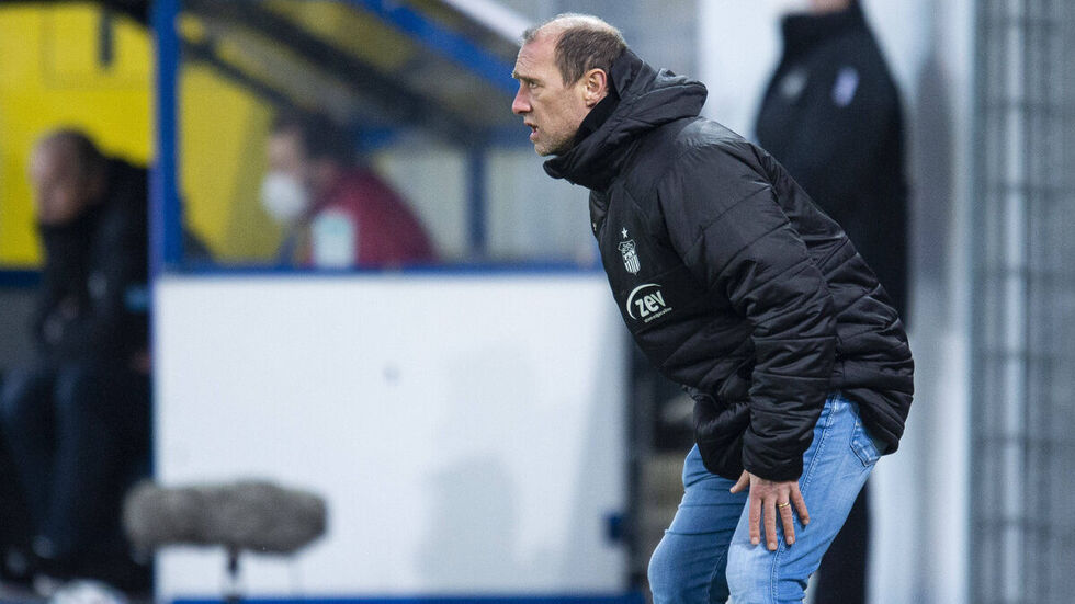 Joe Enochs bewacht das Geschehen auf dem Platz mit Adleraugen. Joe Enochs bewacht das Geschehen auf dem Platz mit Adleraugen.