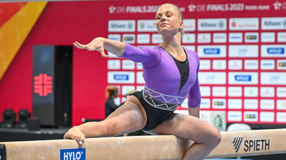 Lea Marie Quaas auf dem Balken. Lea Marie Quaas auf dem Balken.