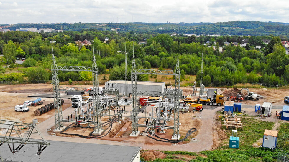 Neben dem alten Umspannwerk Zwickau-Zentrum entsteht am Reuterweg das neue. 