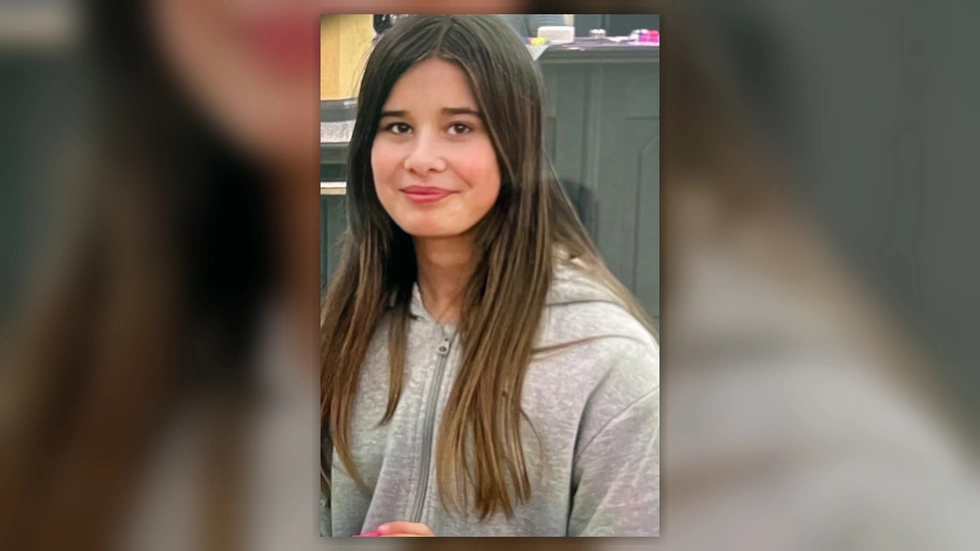 Die 13-jährige Neela aus Stollberg wird seit Donnerstag vermisst. Die Polizei sucht nach Hinweisen und bittet die Bevölkerung um Mithilfe. Die 13-jährige Neela aus Stollberg wird seit Donnerstag vermisst. Die Polizei sucht nach Hinweisen und bittet die Bevölkerung um Mithilfe.