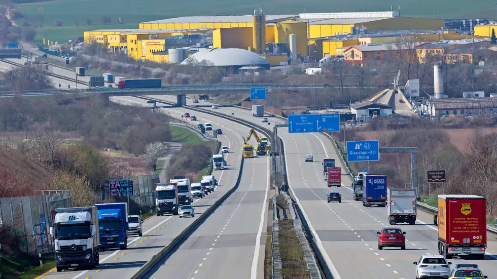 Mit Beginn der Bauarbeiten wird der Verkehr ausschließlich über die Richtungsfahrbahn Dresden laufen.