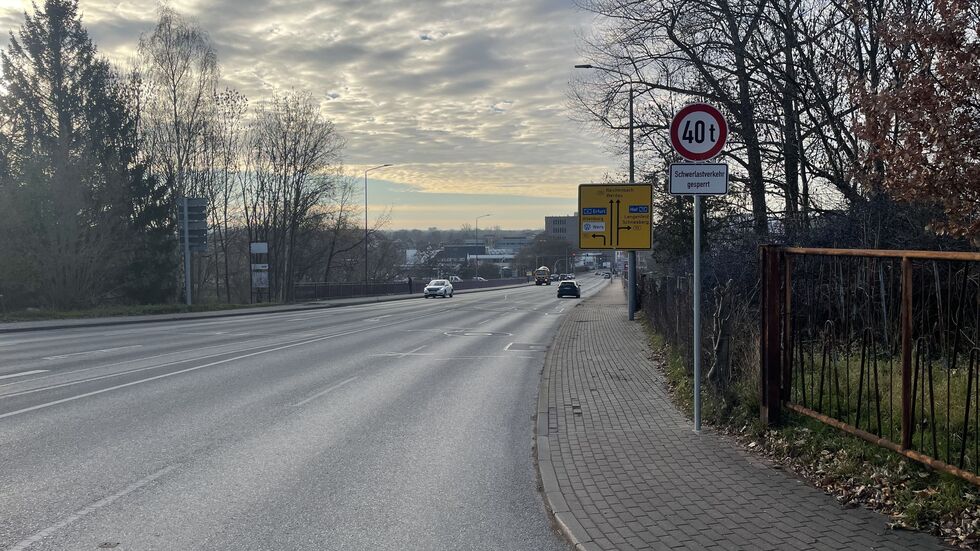 Eines der relativ frischen Sperrschilder