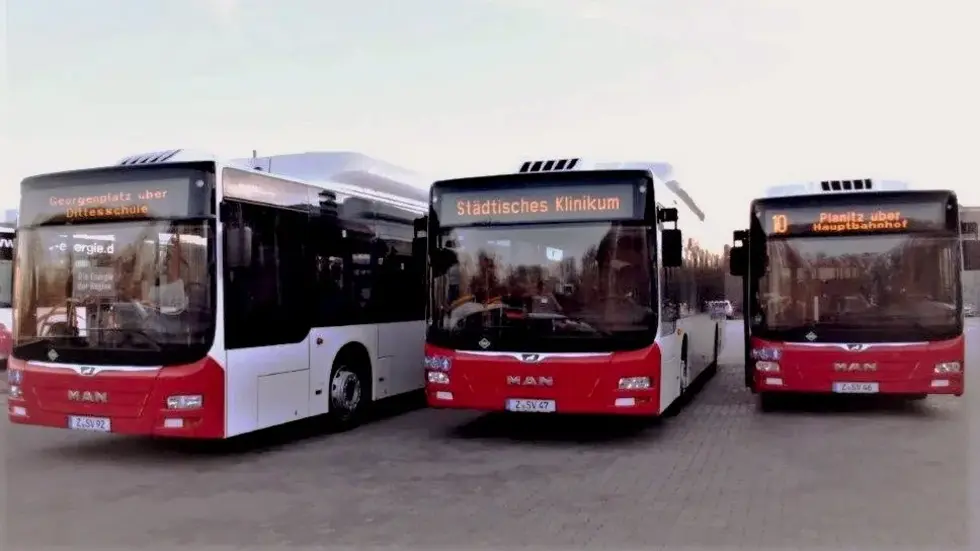 Viele Busse und Bahnen der SVZ bleiben am Freitag in den Depots. Viele Busse und Bahnen der SVZ bleiben am Freitag in den Depots.