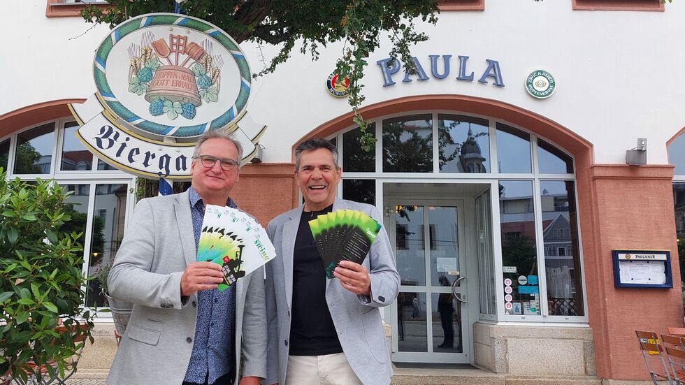 Der musikalische Leiter Nils Fahlke (links im Bild) und Matthias Rose von der Kultour Z. hatten bei der Planung den Hut auf. Der musikalische Leiter Nils Fahlke (links im Bild) und Matthias Rose von der Kultour Z. hatten bei der Planung den Hut auf.