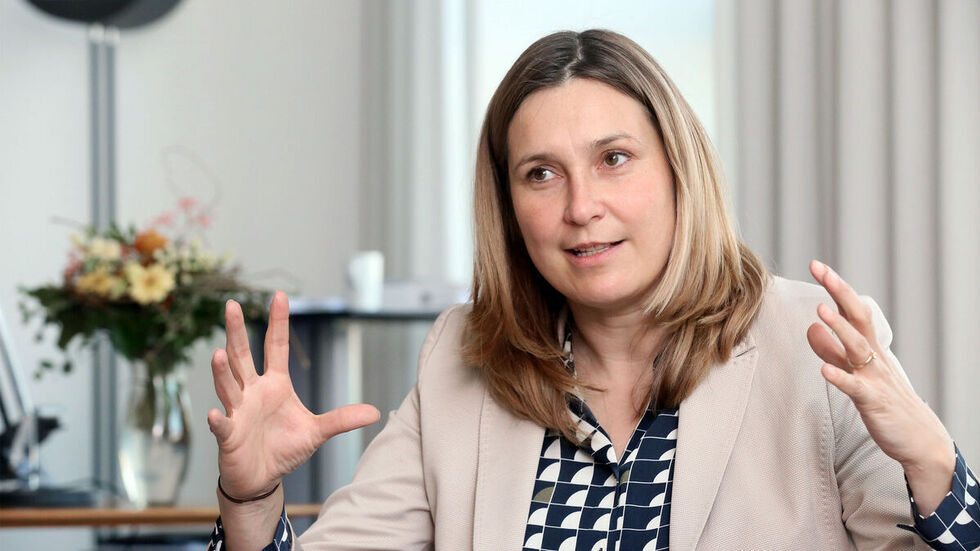 Oberbürgermeisterin Constance Arndt Oberbürgermeisterin Constance Arndt